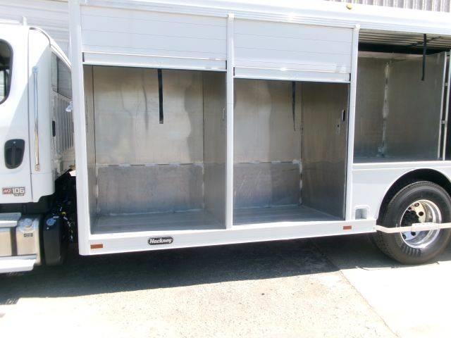 Freightliner M2 Грузовики для доставки напитков