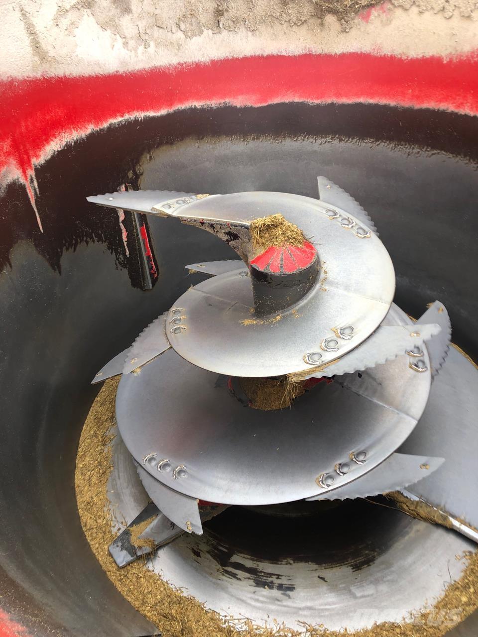 Vicon AVM 12 Кормораздатчики