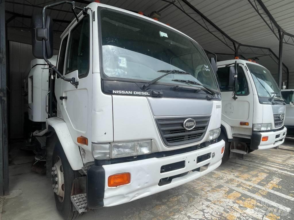 UD 3300 Уборочные машины