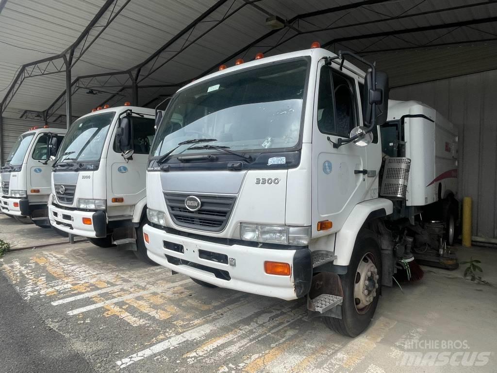 UD 3300 Уборочные машины