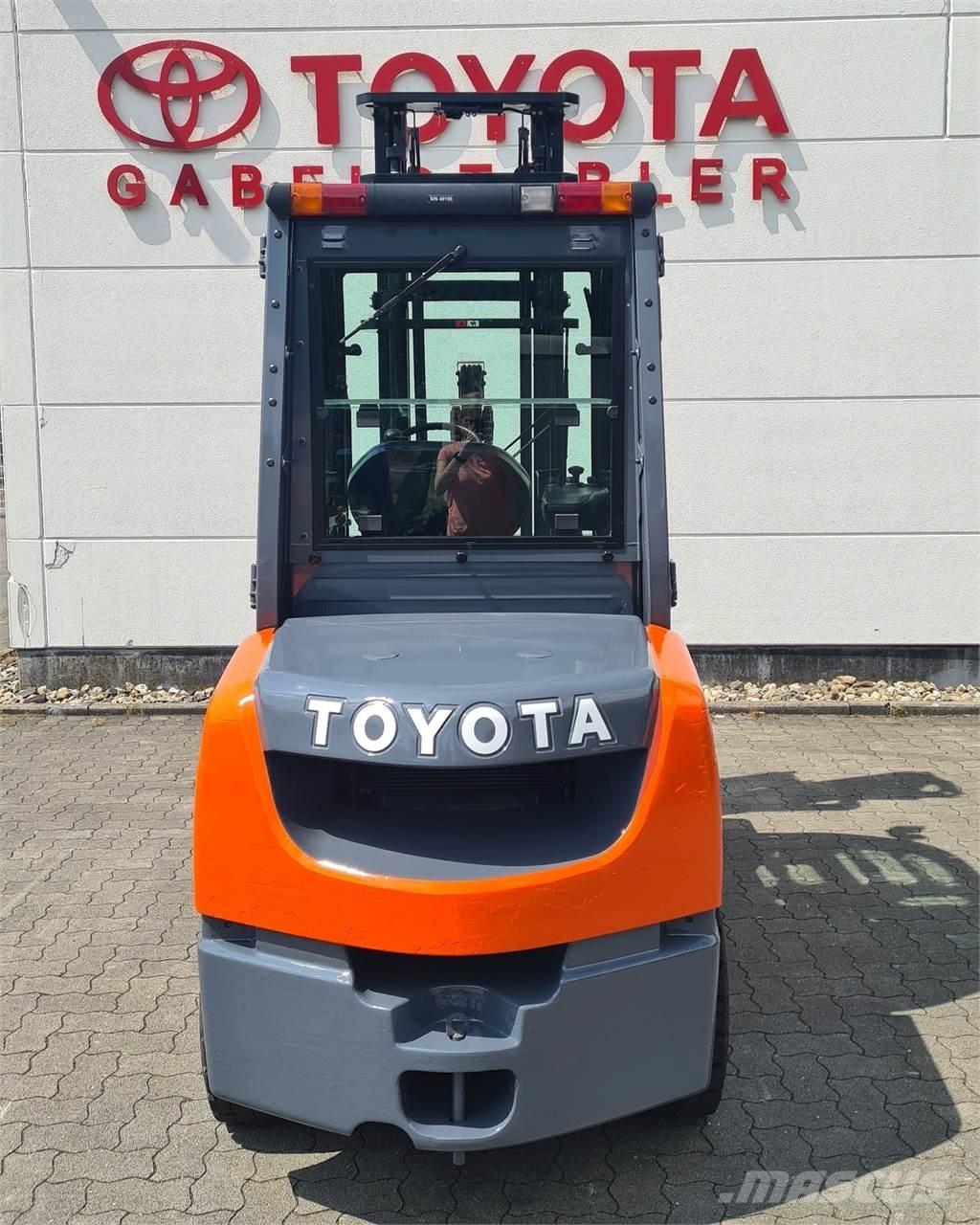 Toyota 02-8FDJF35 Дизельные погрузчики