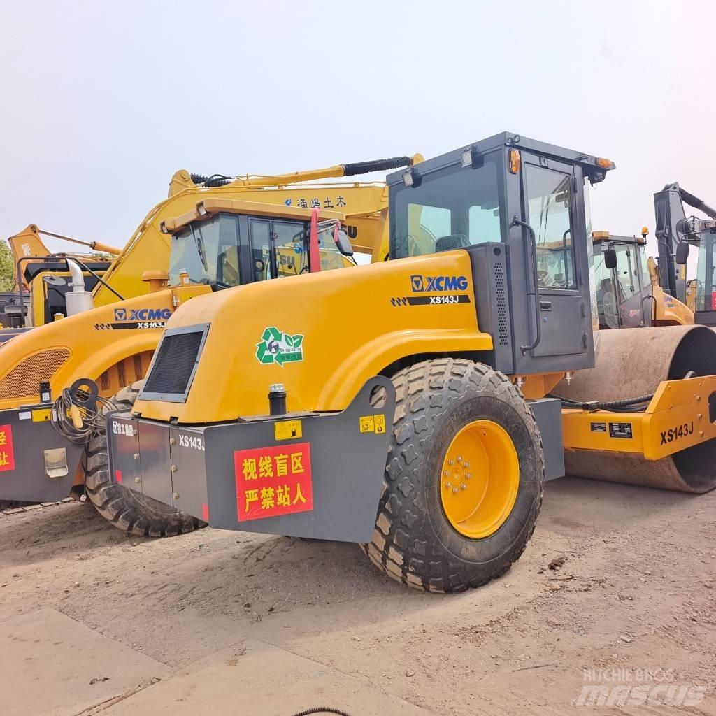 XCMG XS 142 J Катки тротуарные