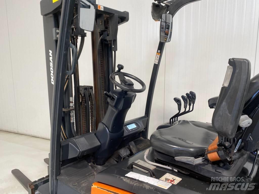Doosan B25X-7 Электропогрузчики