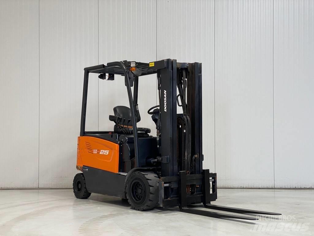 Doosan B25X-7 Электропогрузчики