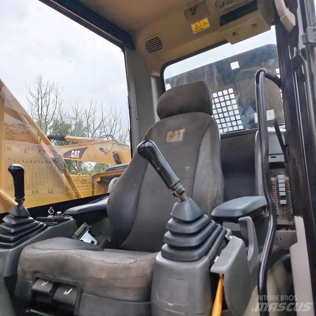 CAT 320 D Гусеничные экскаваторы