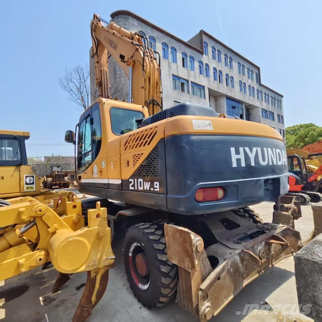 Hyundai R210W-9 Колёсные экскаваторы