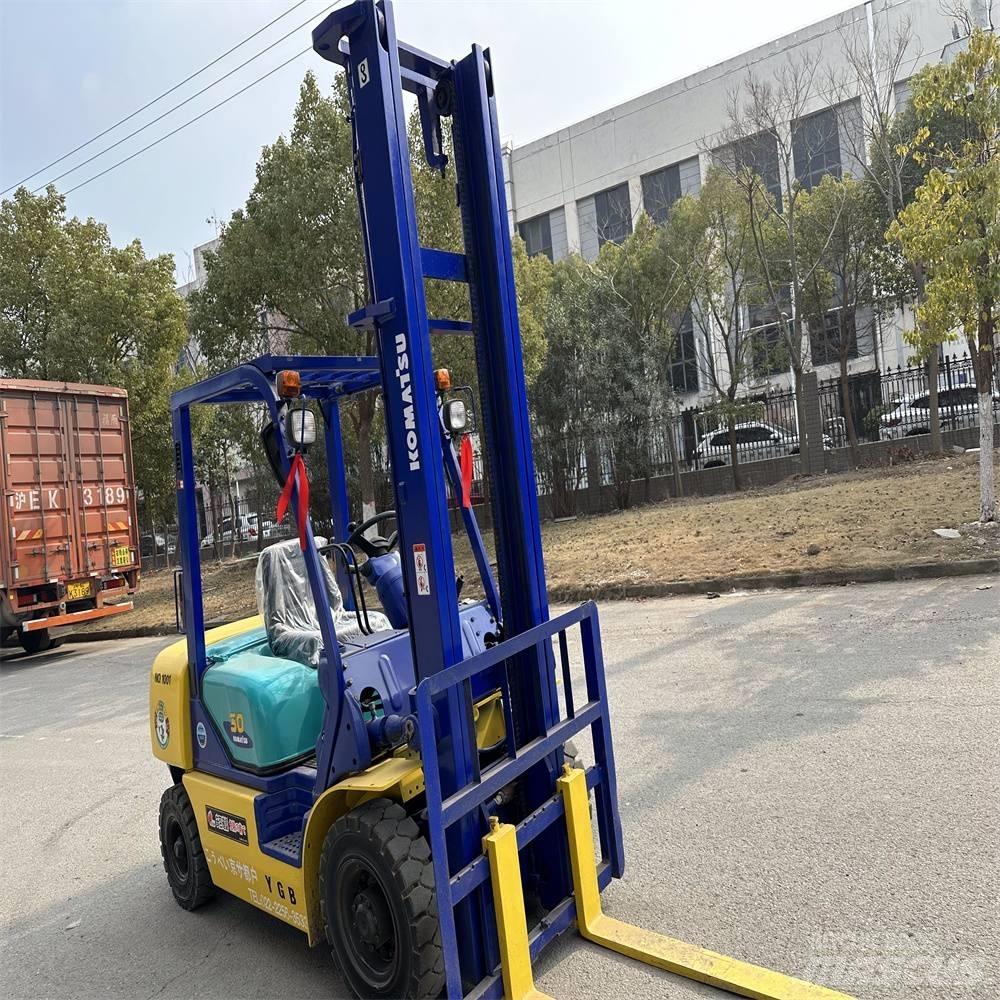 Komatsu FD30-14 Дизельные погрузчики