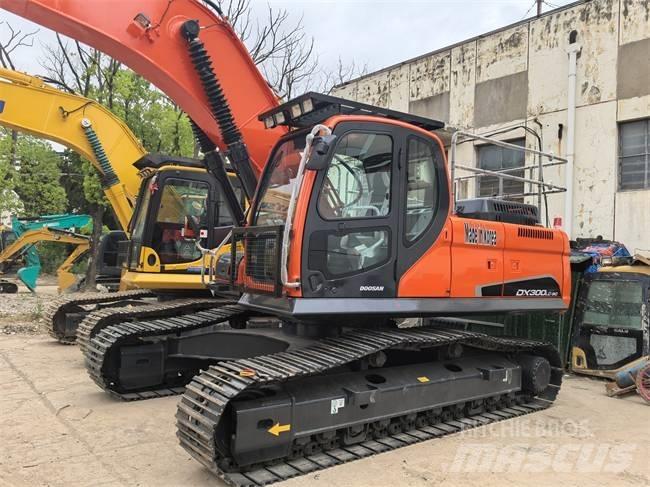 Doosan DX 300 LC Гусеничные экскаваторы