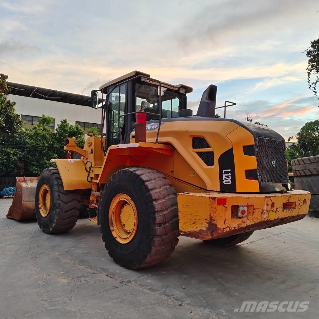Volvo L 120 Фронтальные погрузчики