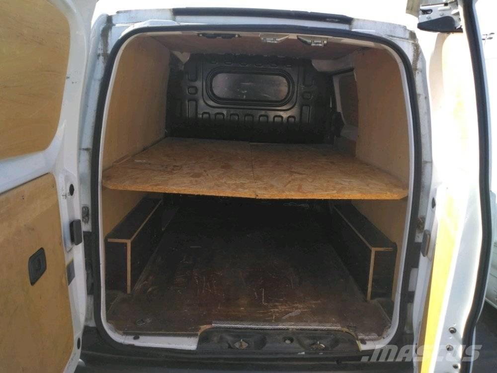 Nissan NV 200 Изотермический фургон