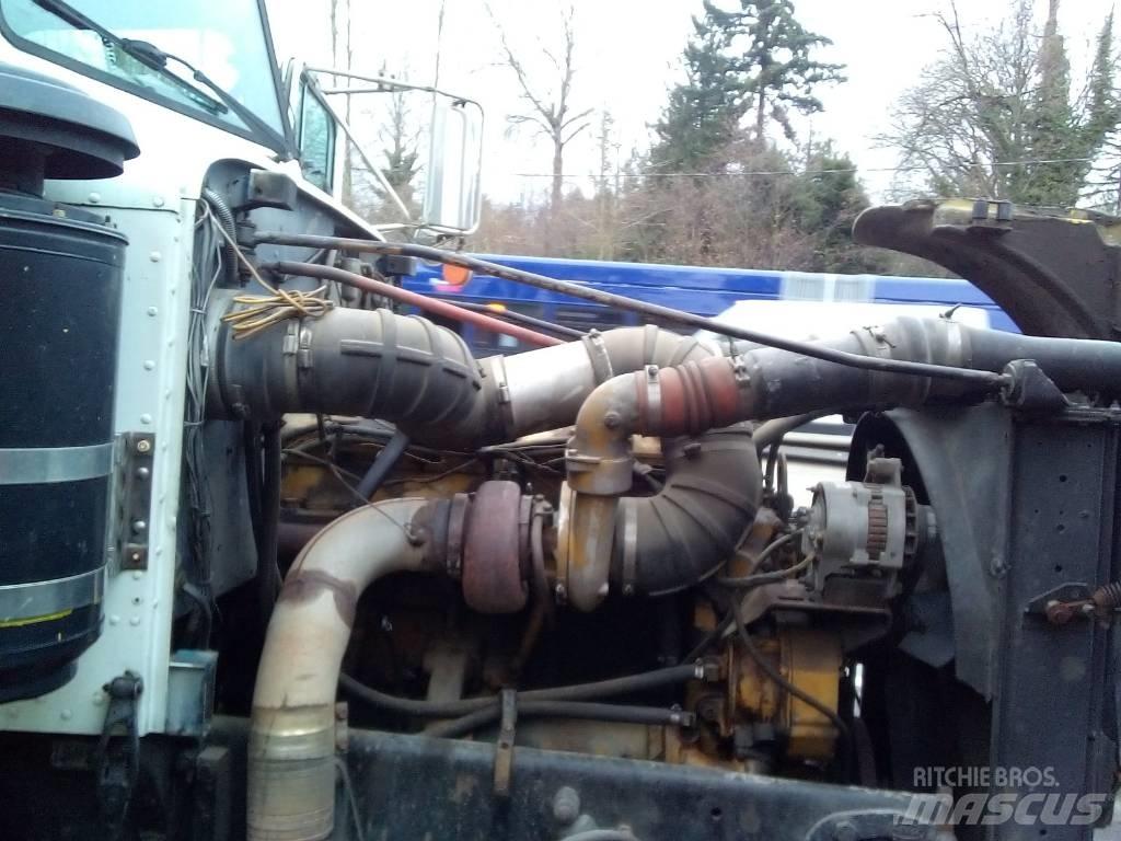 Peterbilt 377 Седельные тягачи
