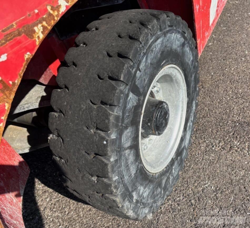 Manitou MI 35 D Дизельные погрузчики