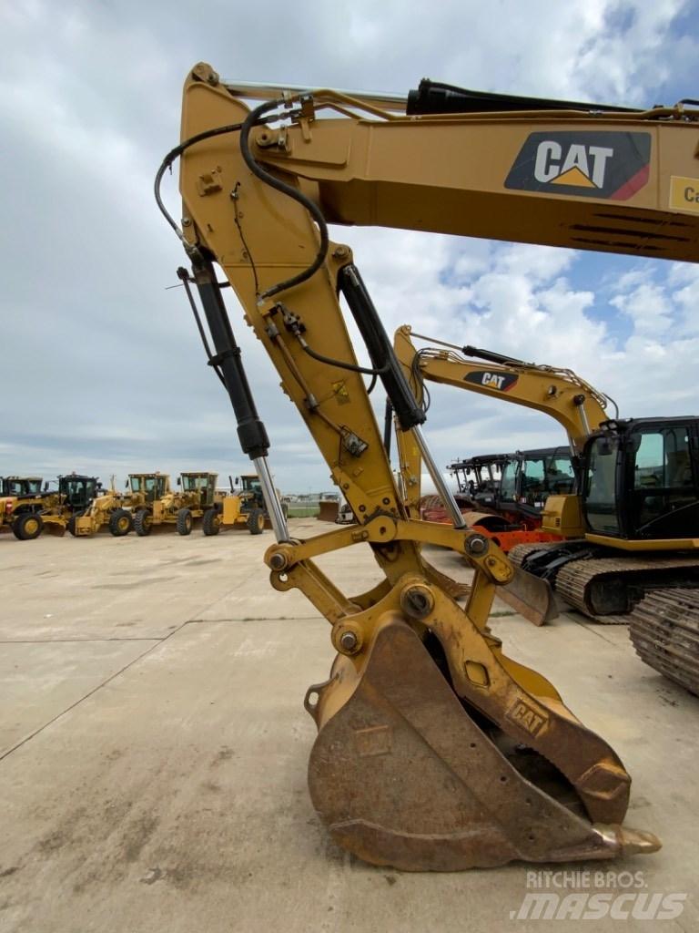 CAT 323 Гусеничные экскаваторы