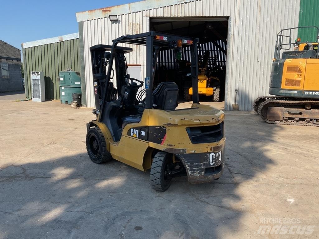 CAT DP30NT Дизельные погрузчики