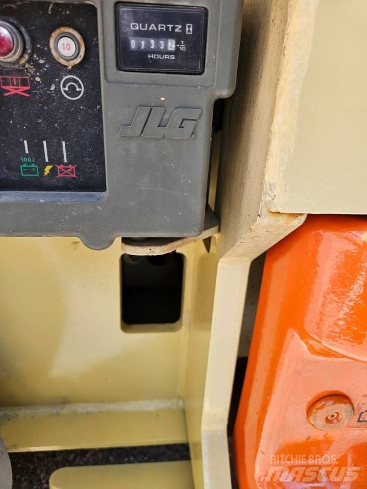 JLG 2630 ES Ножничные подъемники