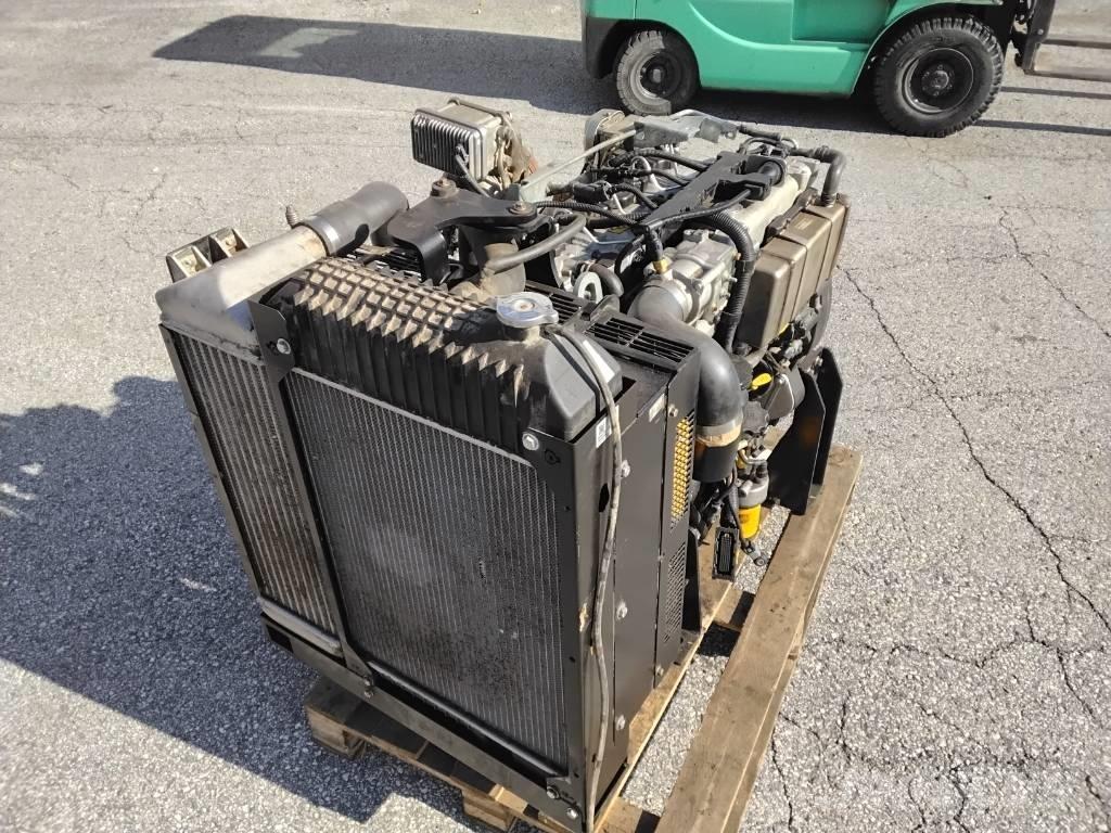 JCB 444TA4i-81 Двигатели