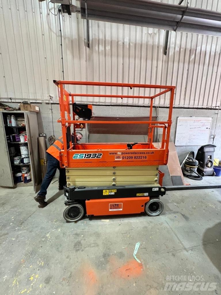 JLG ES 1932 Ножничные подъемники