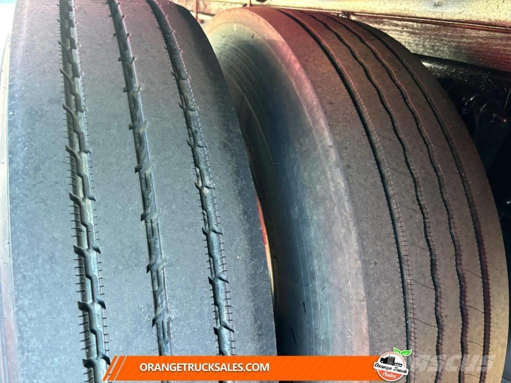 Freightliner M2 Грузовики-Фургоны