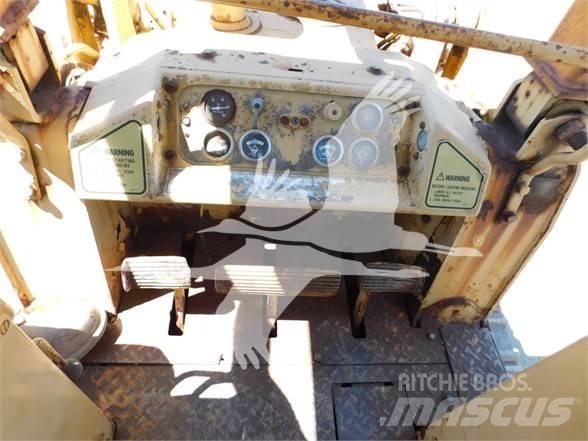 CAT 941B Гусеничные фронтальные погрузчики