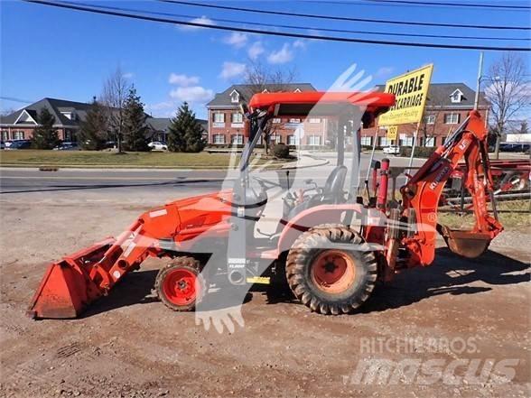 Kubota B26 Экскаваторы-погрузчики