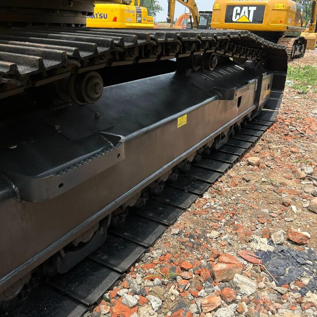 Komatsu 240-8 Гусеничные экскаваторы