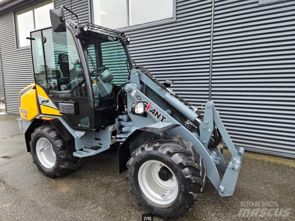 GiANT g3500 x-tra Малые погрузчики