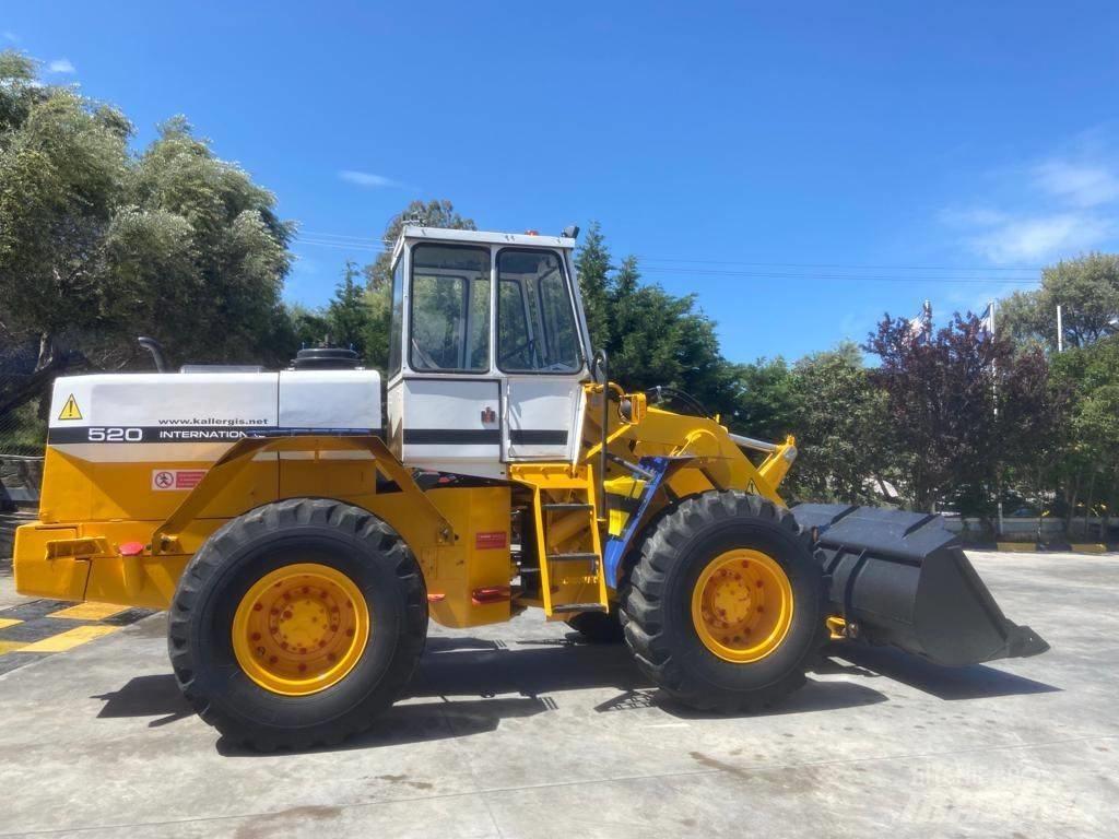 International 520A Фронтальные погрузчики