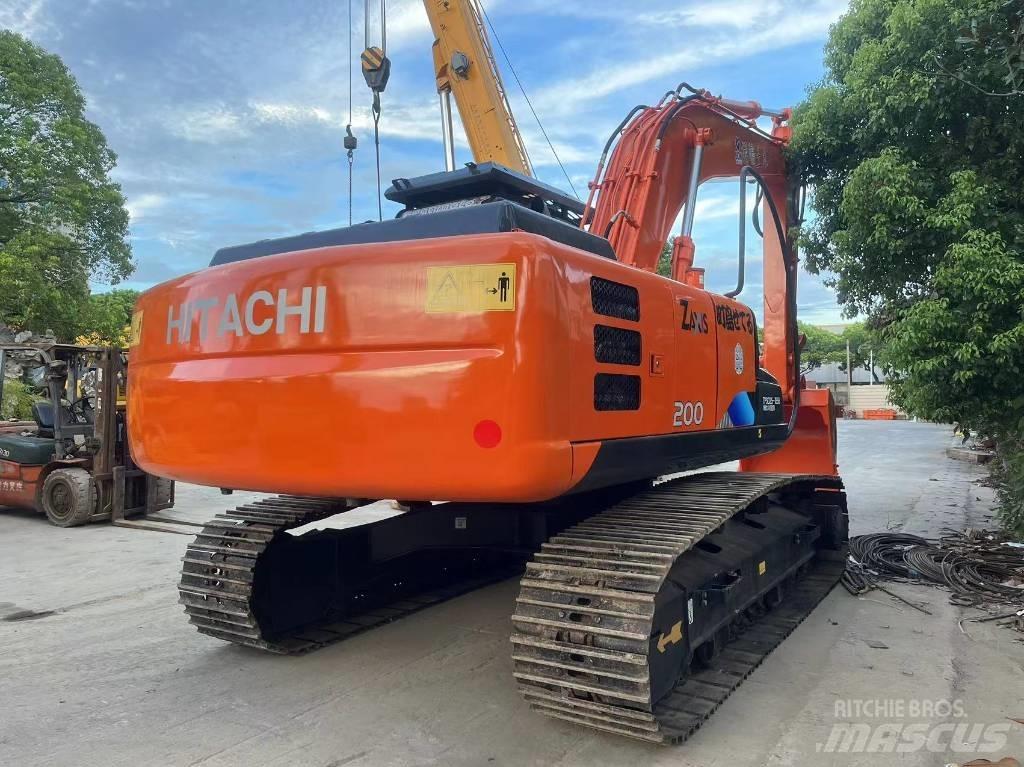 Hitachi ZX 200 Гусеничные экскаваторы