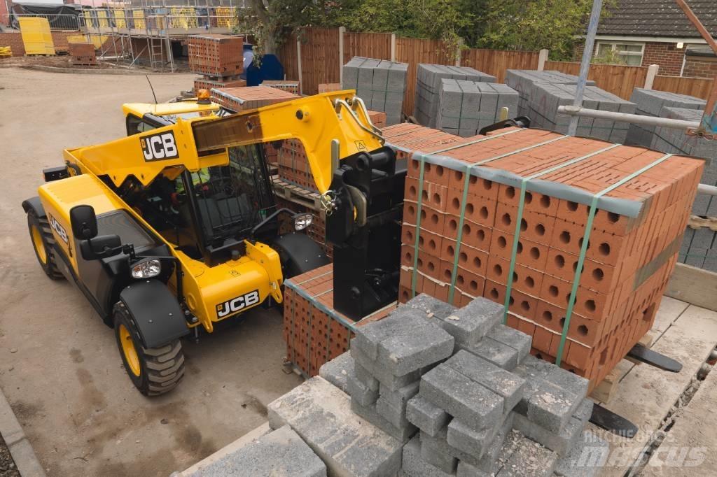 JCB 525-60 Телескопические погрузчики