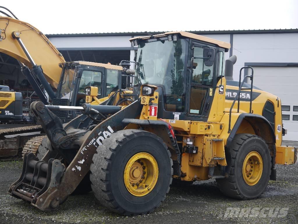 Hyundai HL955A Фронтальные погрузчики