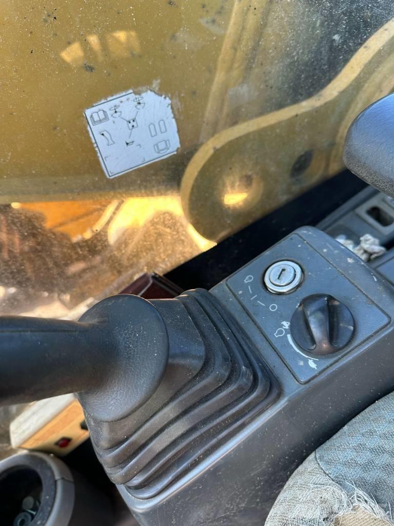 CAT 325DL Гусеничные экскаваторы