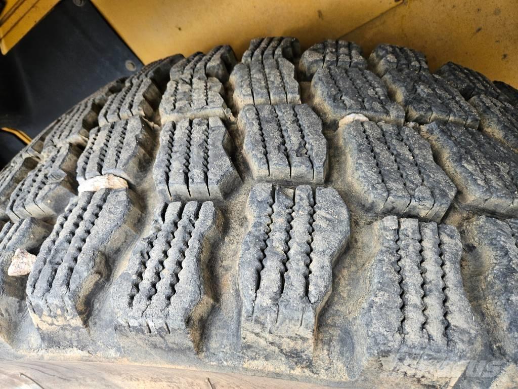 CAT 930 K Фронтальные погрузчики