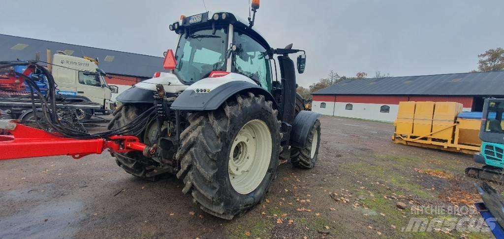 Valtra T 234 Versu Трактора