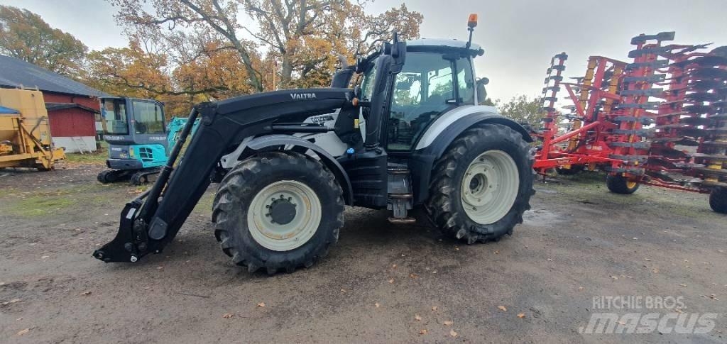 Valtra T 234 Versu Трактора