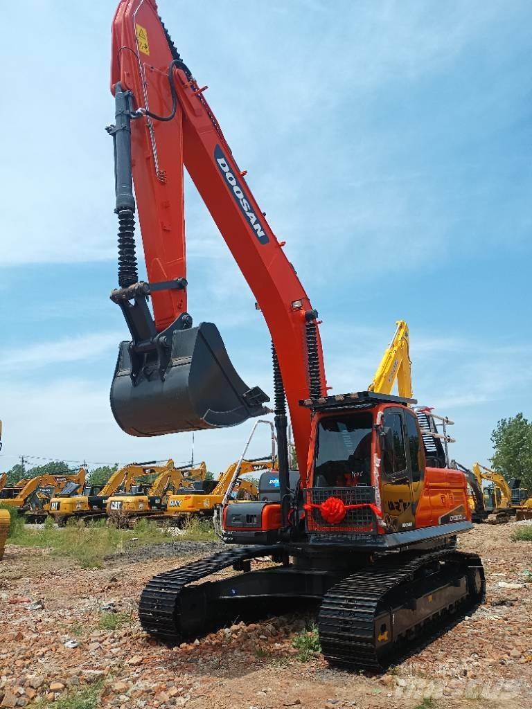 Doosan DX300LC Гусеничные экскаваторы