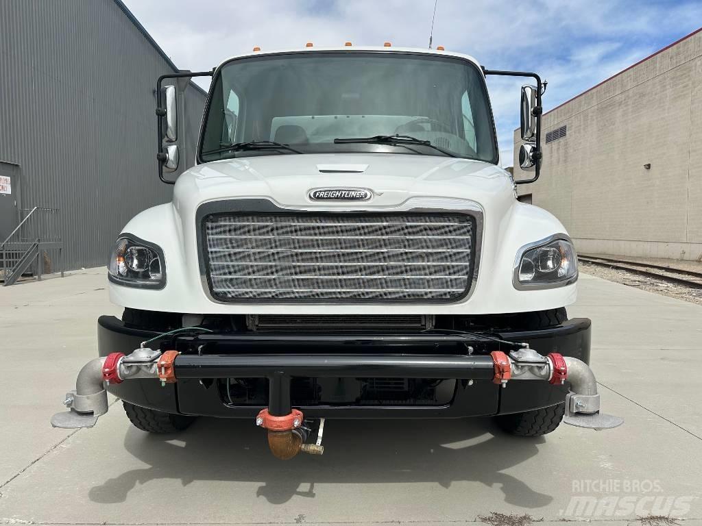 Freightliner M2 Поливочные машины