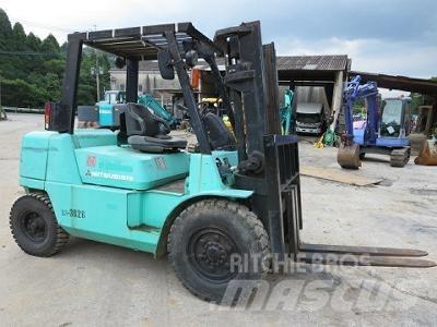 Mitsubishi FD35T-MC Другие складские механизмы