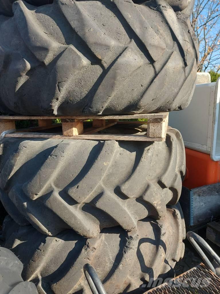 Komatsu 901 Шины и колёса