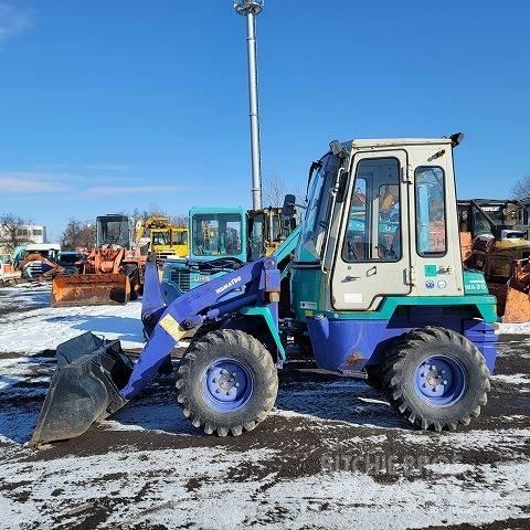 Komatsu WA30-5E0 Фронтальные погрузчики