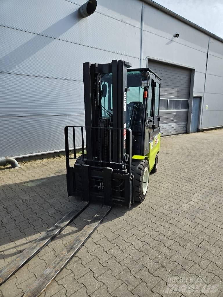 Clark EPX32i Электропогрузчики
