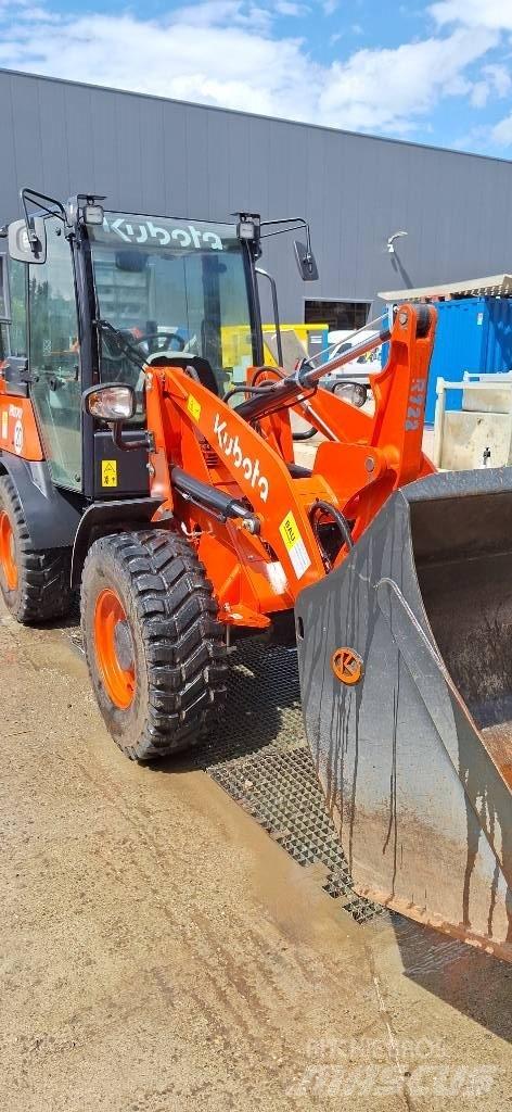 Kubota R 070 Фронтальные погрузчики