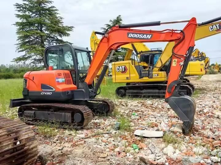 Doosan DX 60 Гусеничные экскаваторы