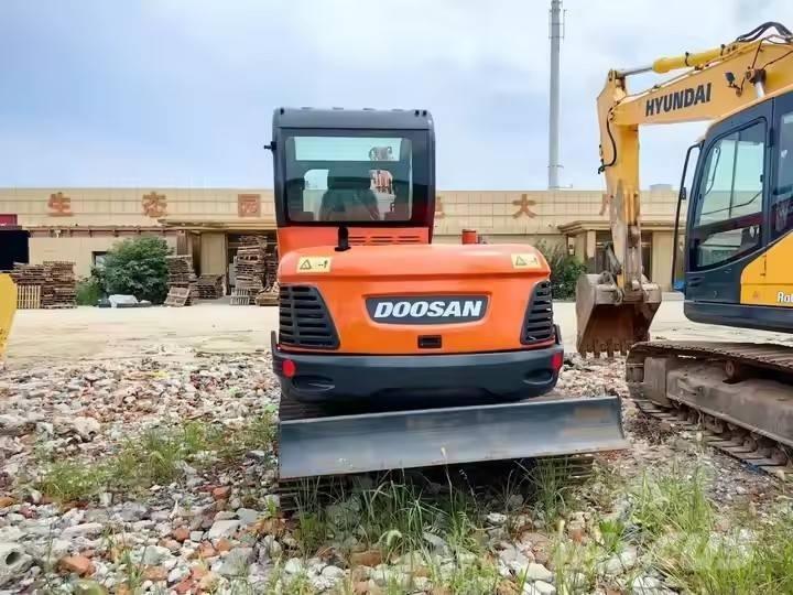 Doosan DX 60 Гусеничные экскаваторы
