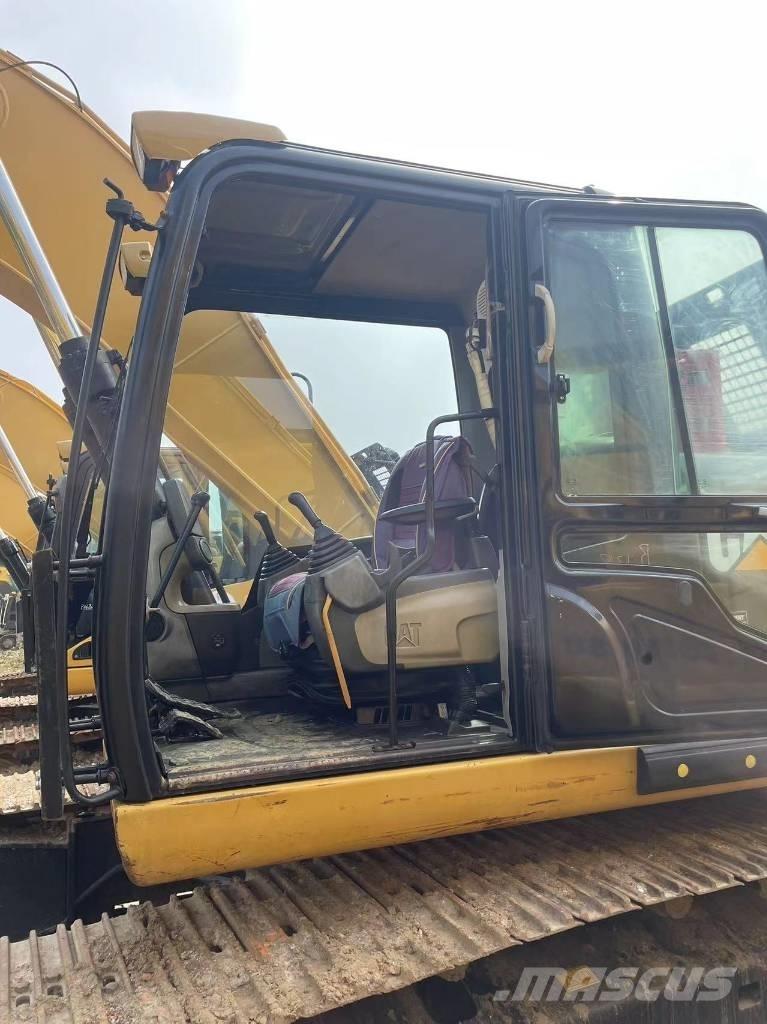 CAT 320d Гусеничные экскаваторы