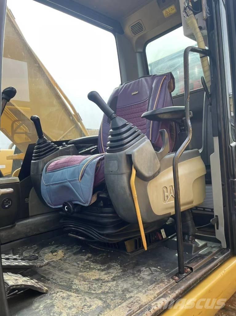 CAT 320d Гусеничные экскаваторы