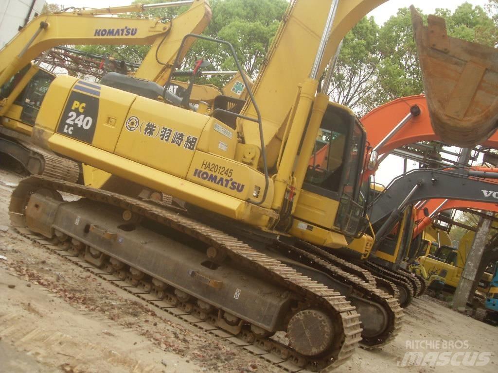 Komatsu PC240 Гусеничные экскаваторы