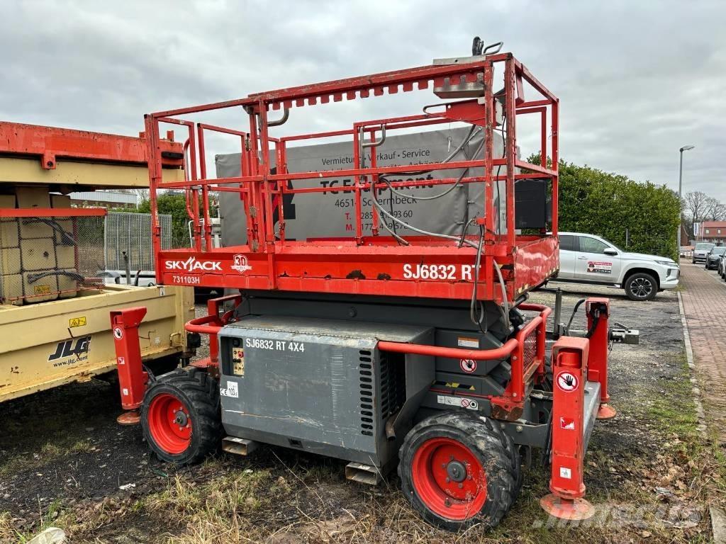 SkyJack SJ 6832 RT Ножничные подъемники