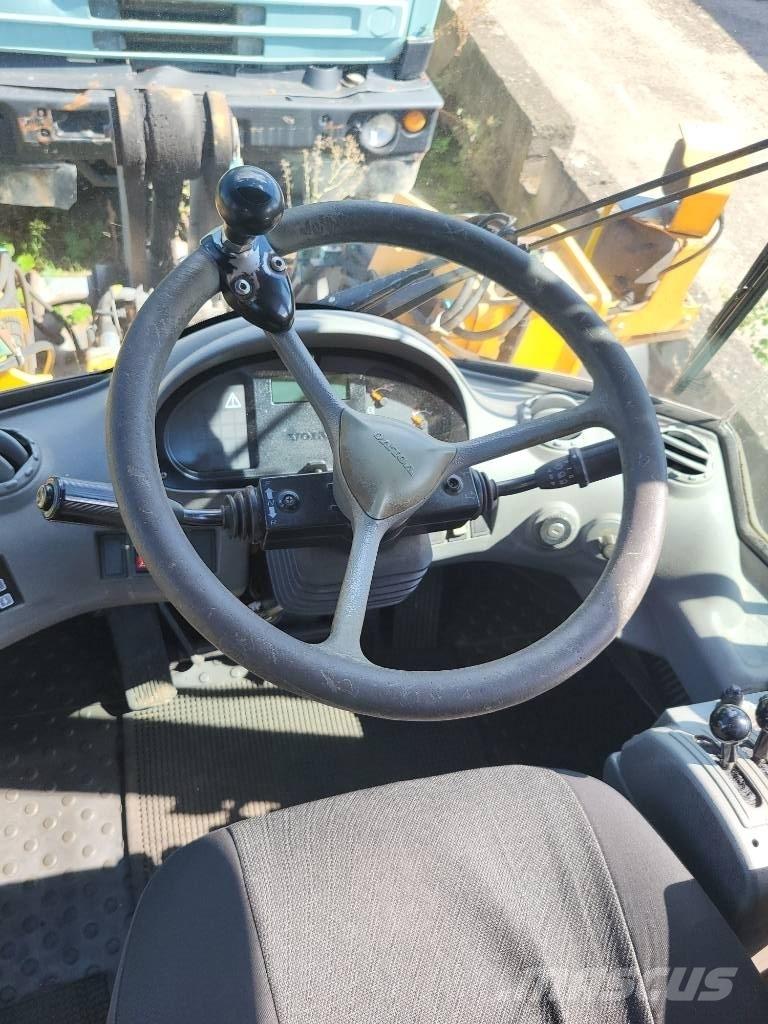 Volvo L 70 E Фронтальные погрузчики