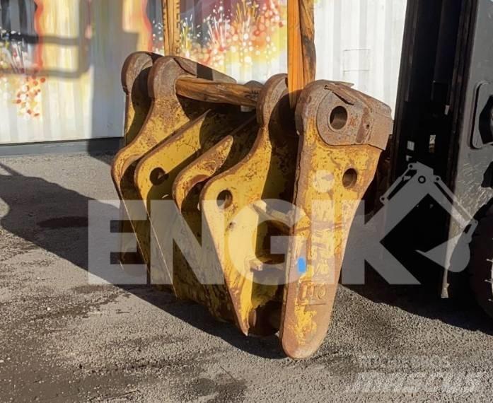 CAT Attache rapide Фронтальные погрузчики