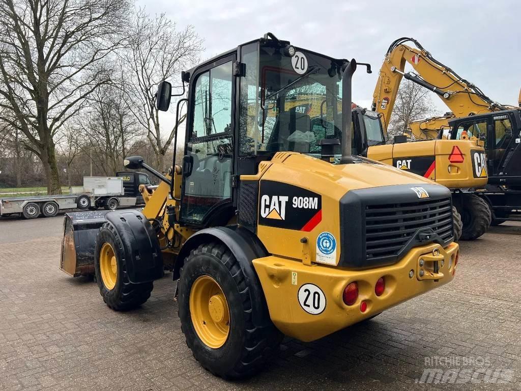 CAT 908M Фронтальные погрузчики